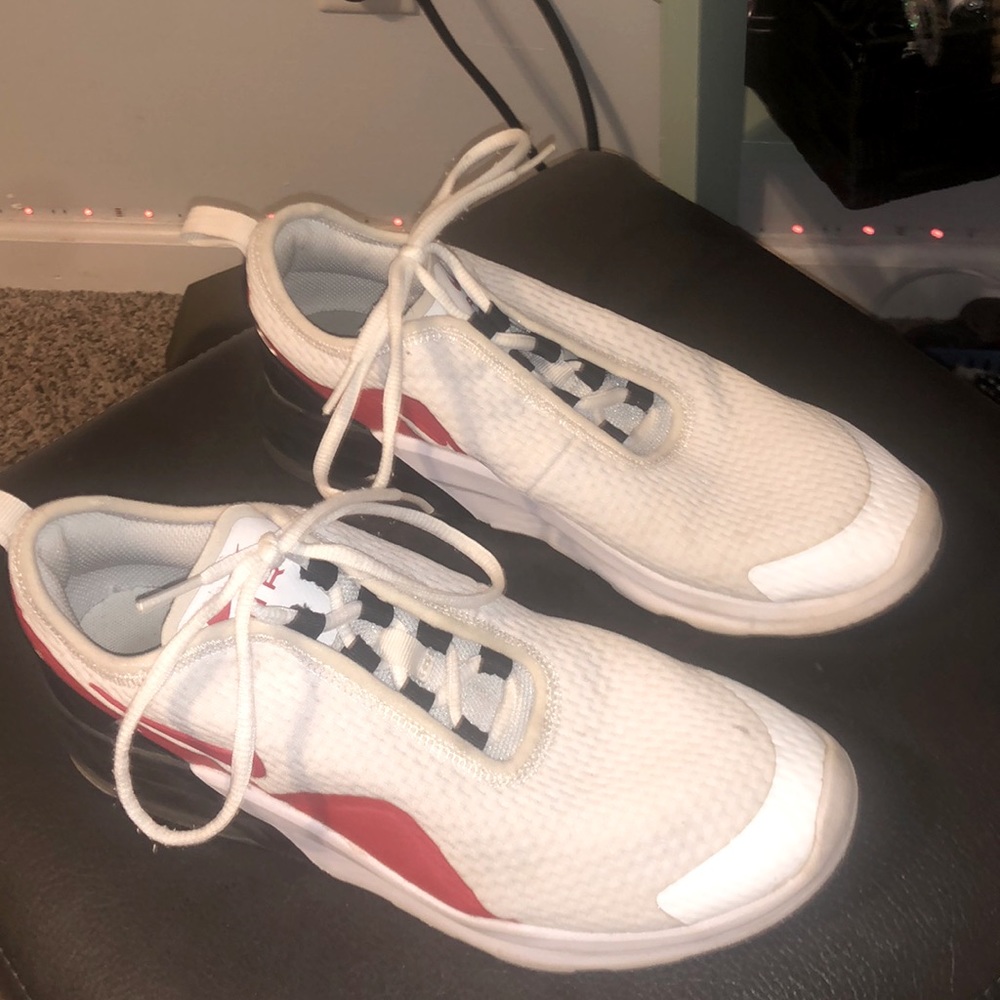 Nike size 6 fits like 8. Great condition super comfy!